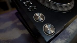 CDJ-3000X review: play/pause buttons